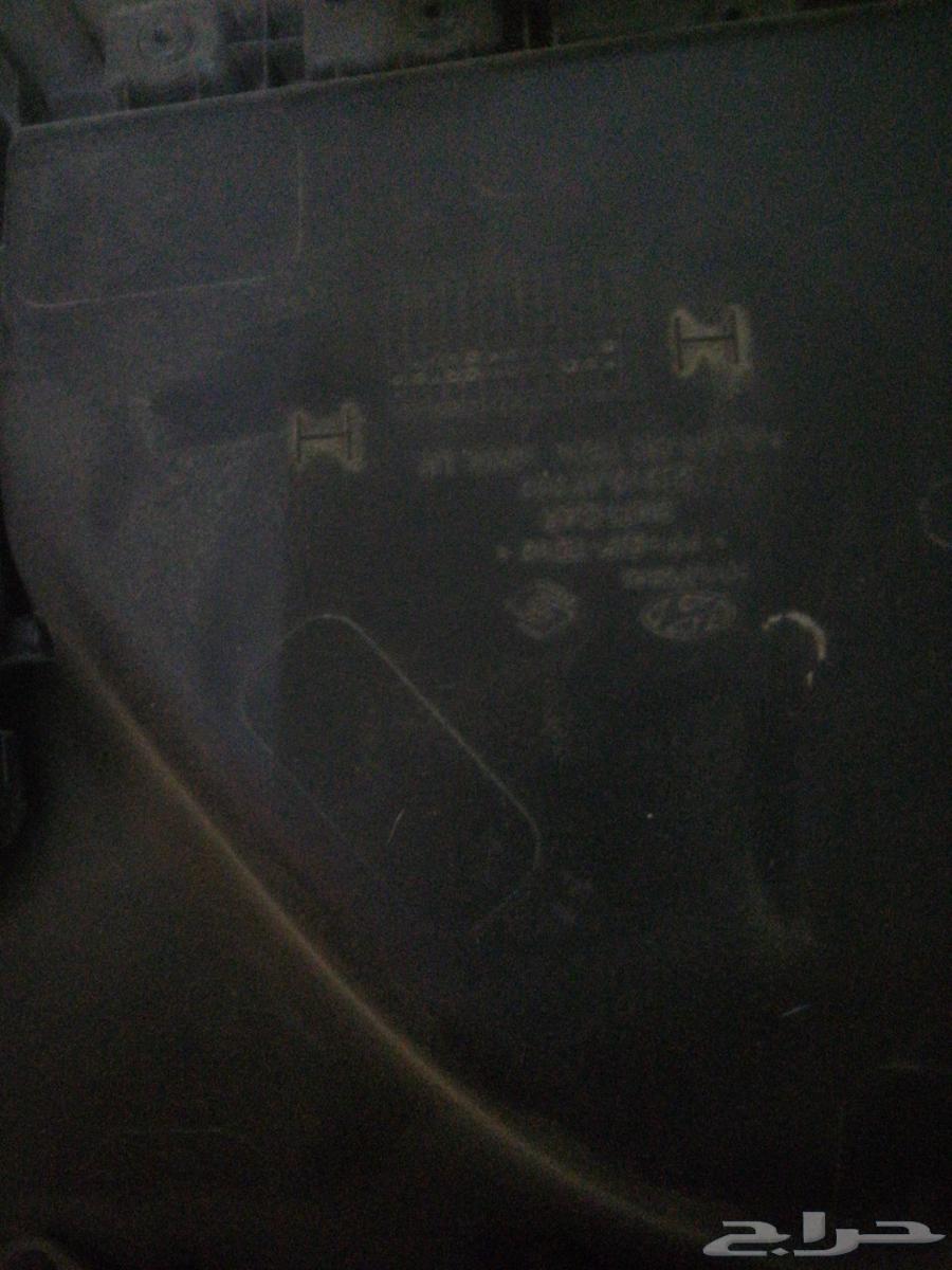 Clean left accent door decor with contents64563991969155112