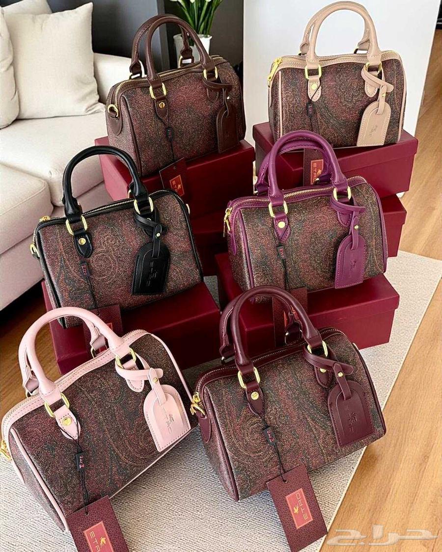 جميع المتوفر لدينا من الشنط الماركات جمله وقطاعي64544848783617110