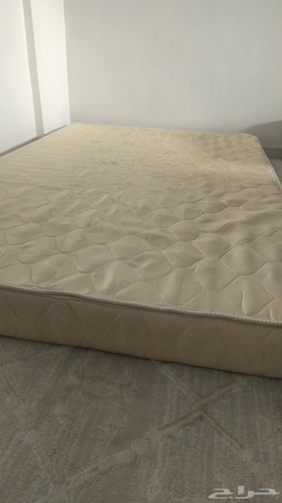 مرتبة مضغوط سماكة 20 طول متر ب 2 متر 150 ريال وسجادة 50 ريال64552561897475110