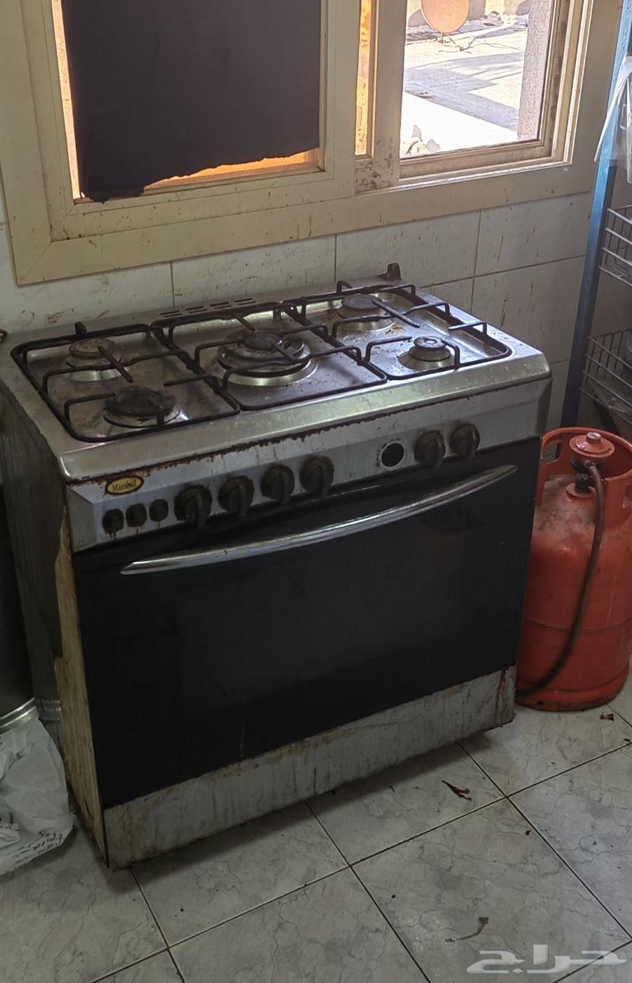 ثلاجه وفرن بحالة ممتازة ماشاء الله64545757731458111
