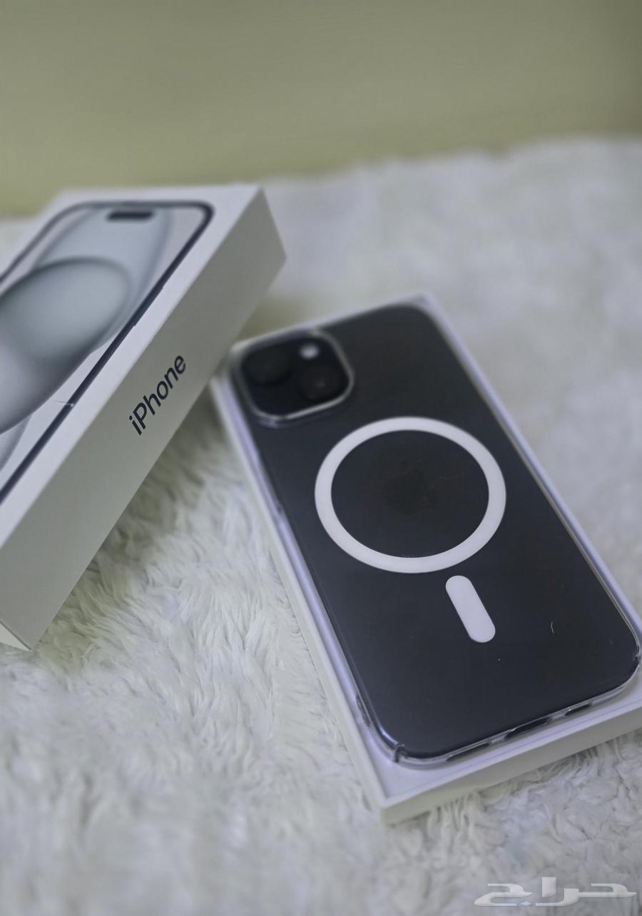 جوال ايفون 15بلس اخو الجديد ذاكره 256 البطاريه 99 2500 ريال64544157056001111