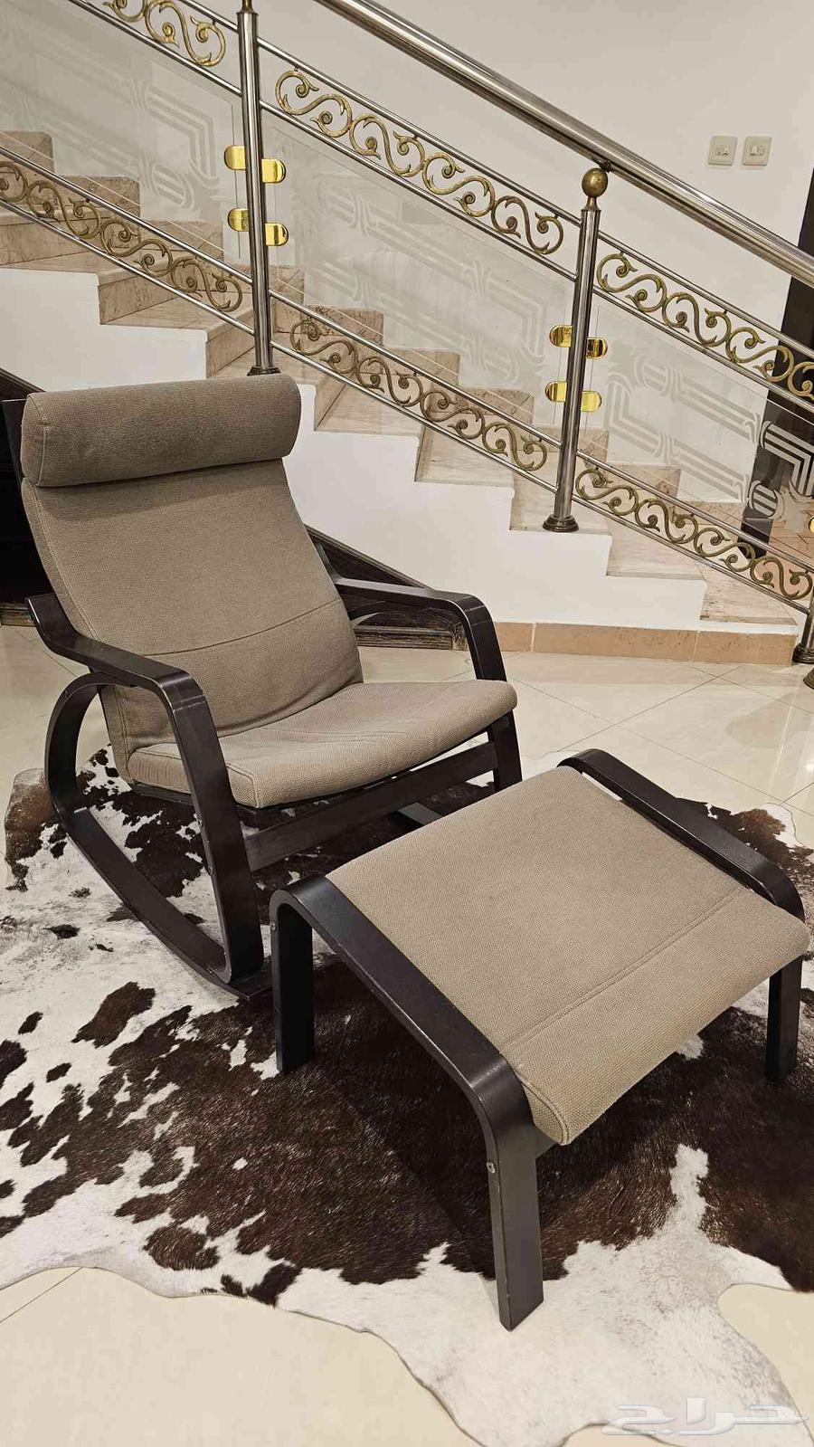 اثاث مستعمل كرسي هزاز ايكيا مع مسند قدم64550859743491110