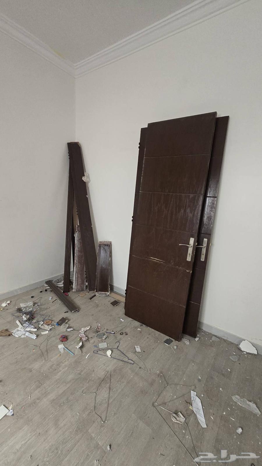 ابواب خشب معا الحلوق بحاله جيده 6 ابواب بيع مستعجل64548702930817114