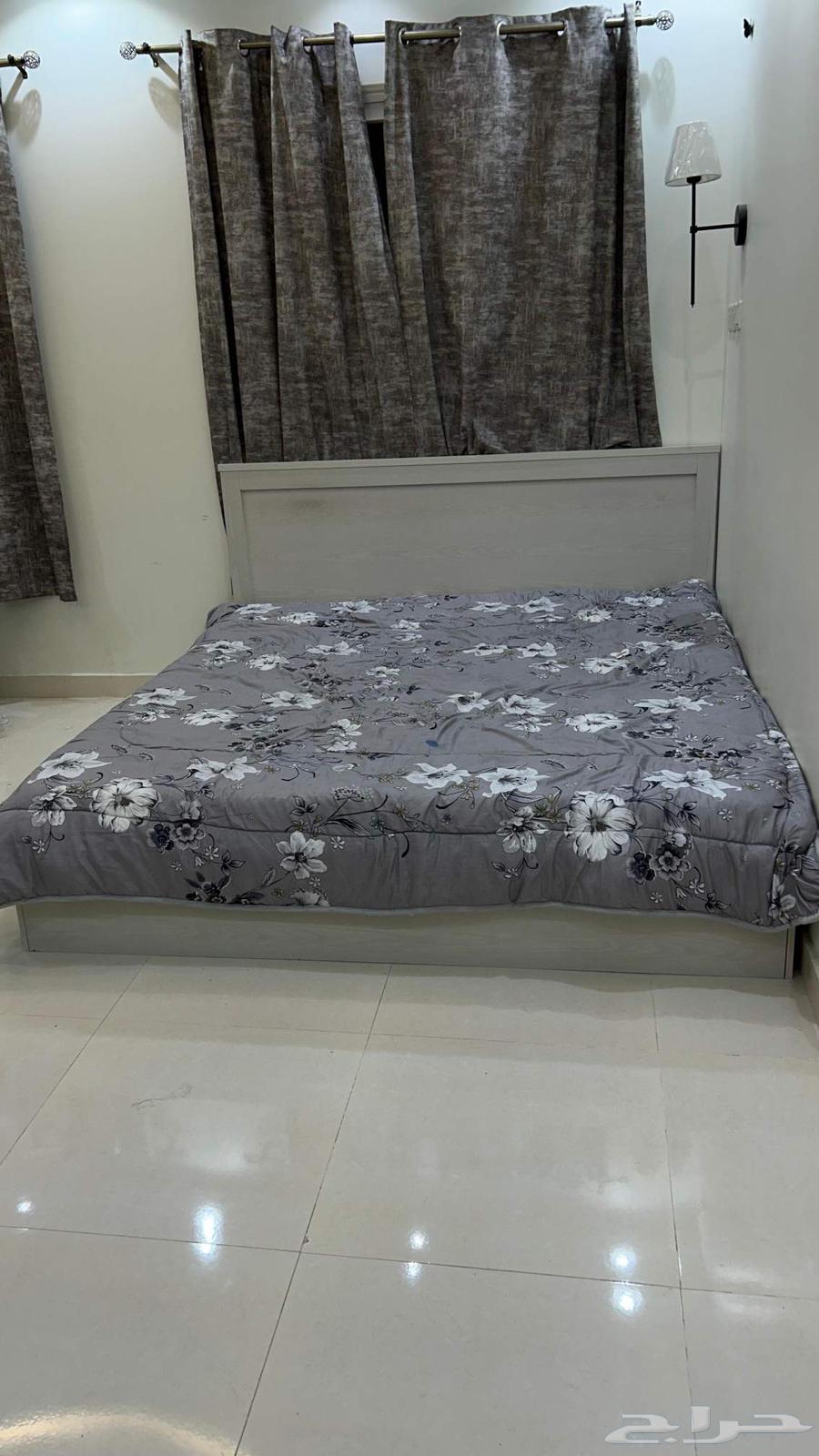 للبيع سرير نفرين مع الطراحه الماركة هوم سنتر64549205772163110