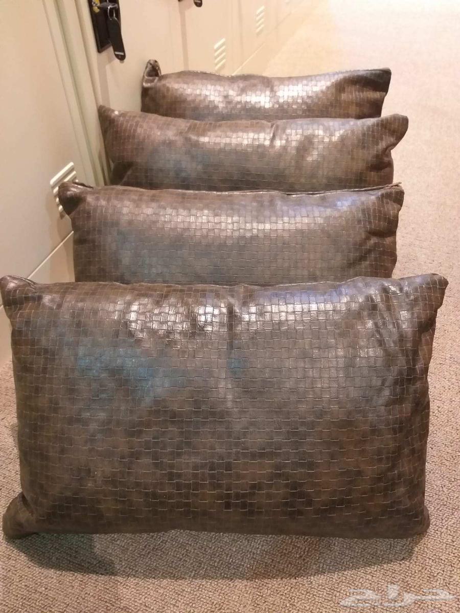 Assorted Cushions and Pillows64548730676995114