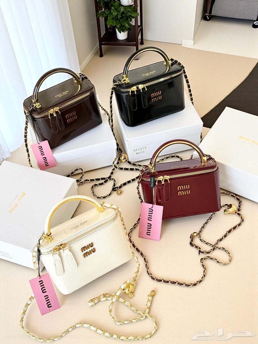 جميع المتوفر لدينا من الشنط الماركات جمله وقطاعي64544848783617114