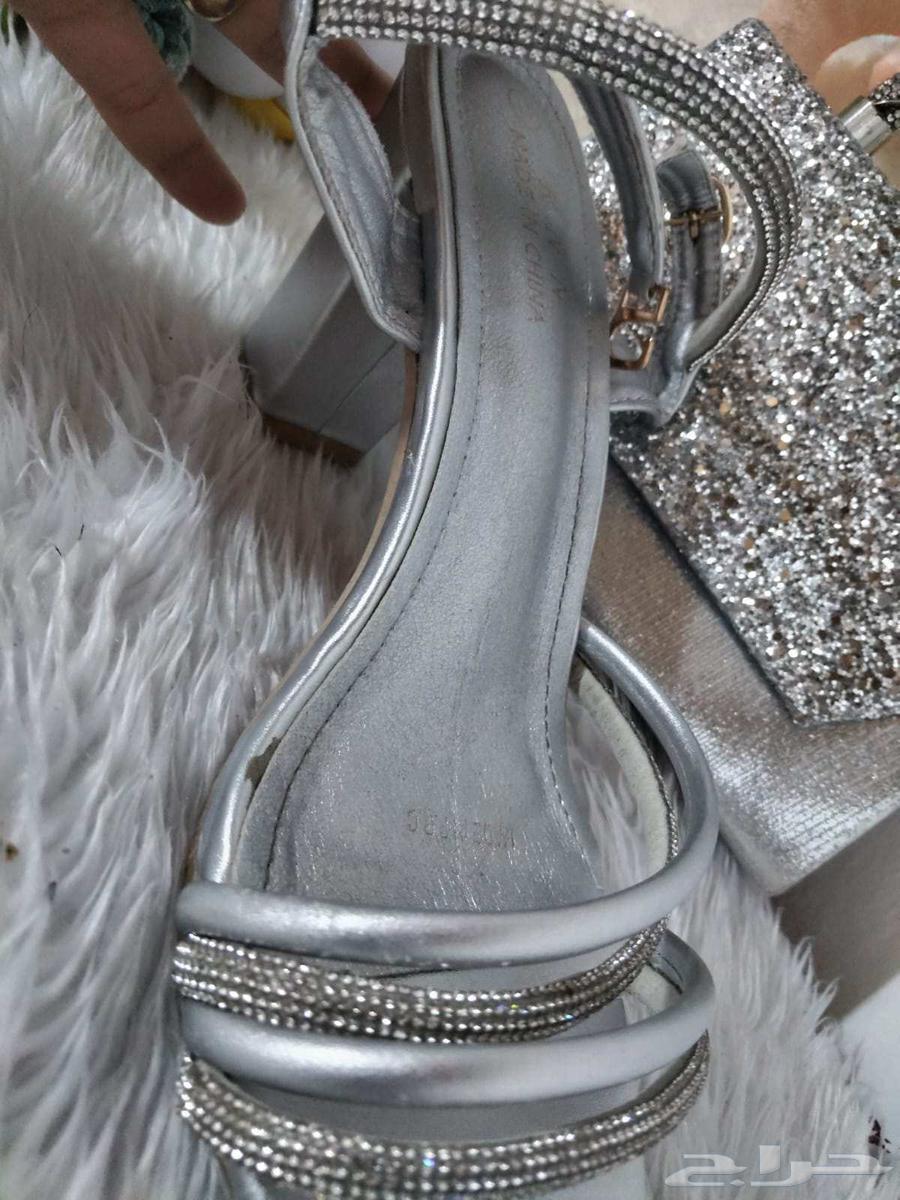 فستان جديد لبسته مره وحده مع حزمه وشنطه جديد ابيع في 40064545160757506110