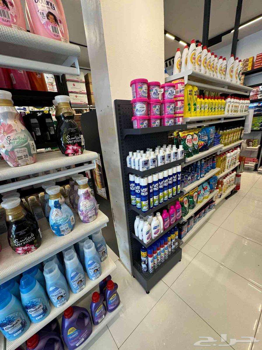 ارفف محلات للبيع بحاله ممتازه تم شراءها من شركة بدائع لبنان64545062197634110