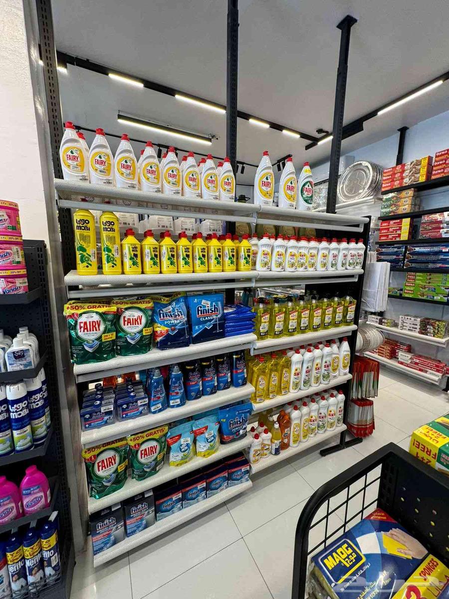 ارفف محلات للبيع بحاله ممتازه تم شراءها من شركة بدائع لبنان64545062197634113