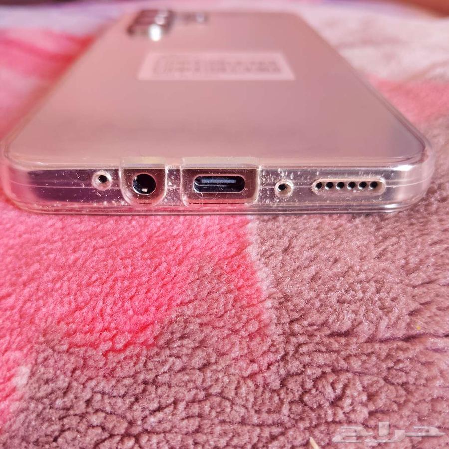 جوال S24 مقلد64547763097091110