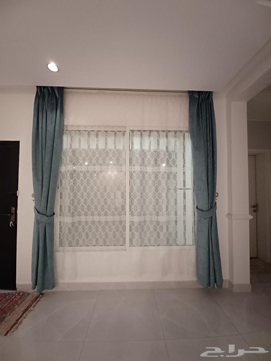 We have a very clean window curtain for sale, contact us64546054303361111