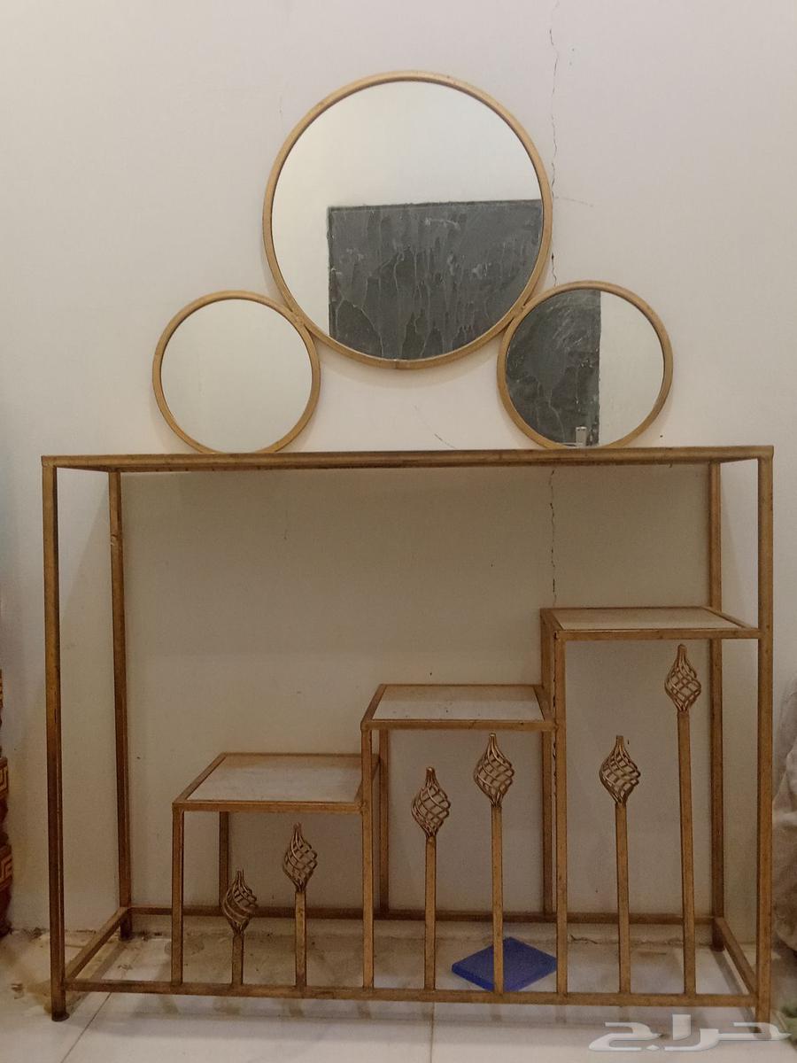 طاوله ومدخل للبيع شبه جديده64543916573441111