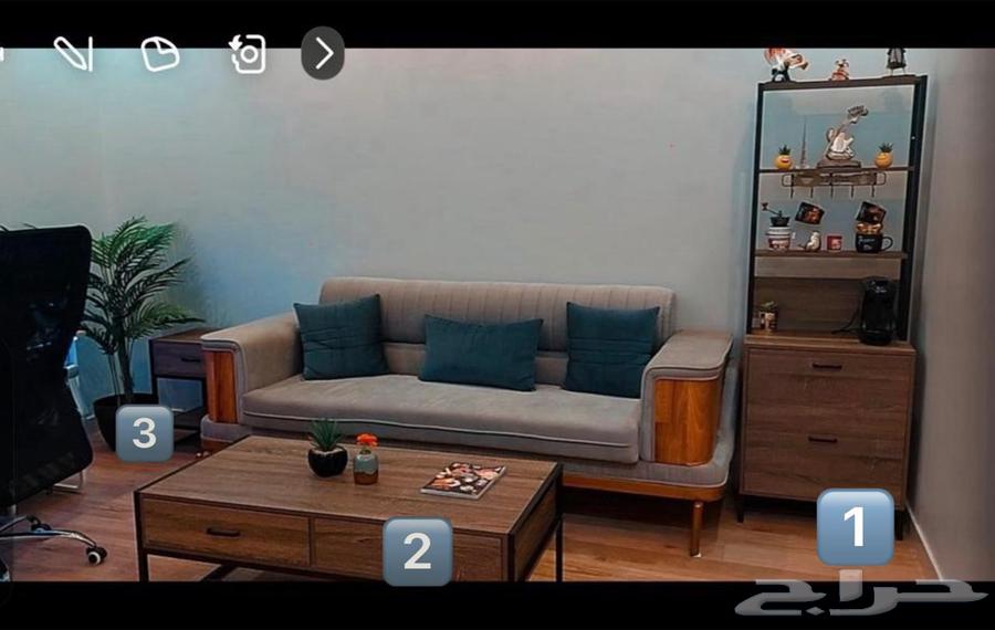 Tables at a cheap price64547485350018110