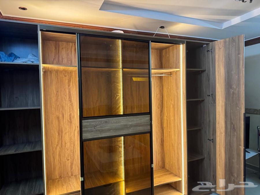 للبيع دولاب جديد ع السوم64544198916609110