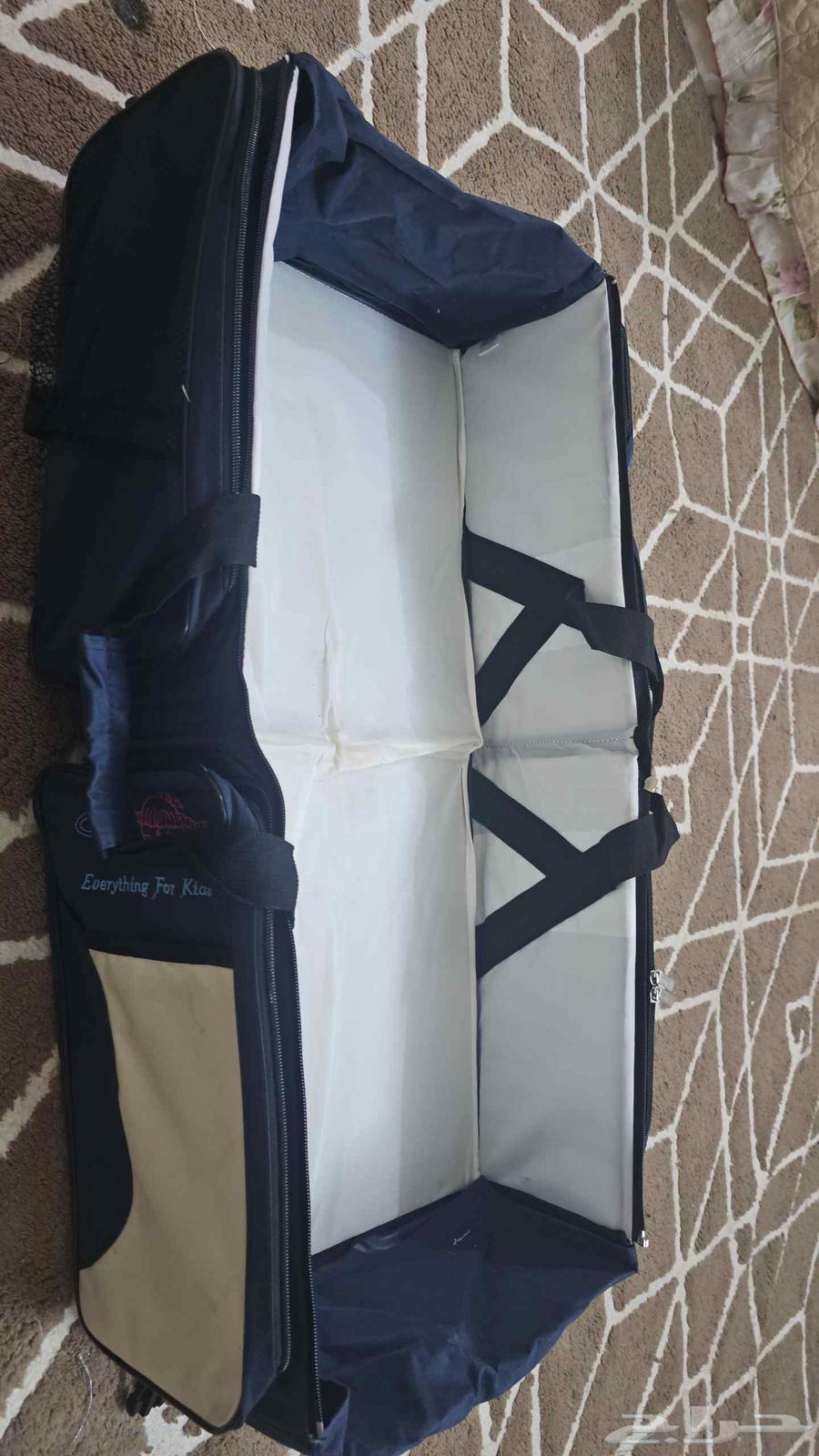 حقيبة تتحول إلى سرير طفل متنقل باقي جديده64547749572737112