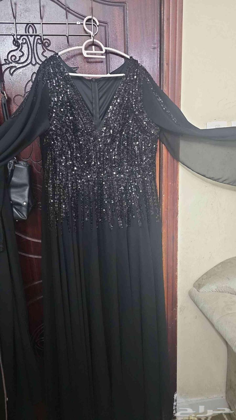 فستان مناسبات جديد لم يستخدم بسبب المقاس...ومكان الشراء في ج64544734603906112