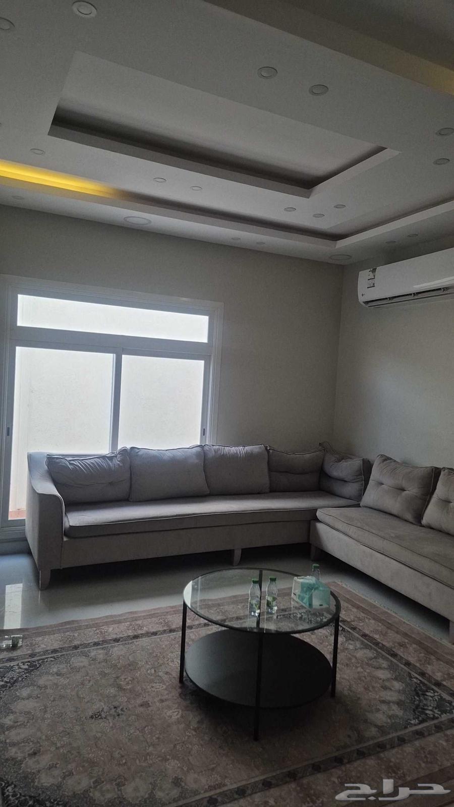 L-shaped sofa64545374784129112