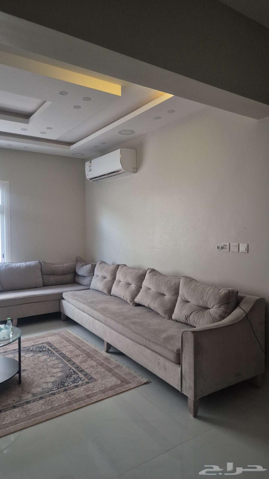 L-shaped sofa64545374784129111