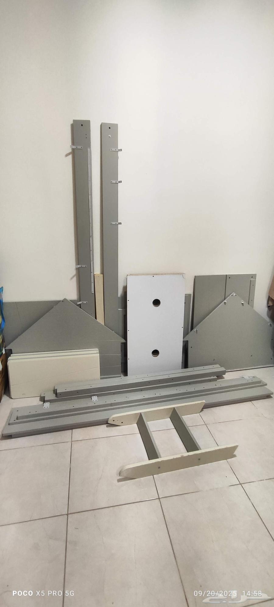 Kids' bed in the shape of a house ... like new64518803351427112