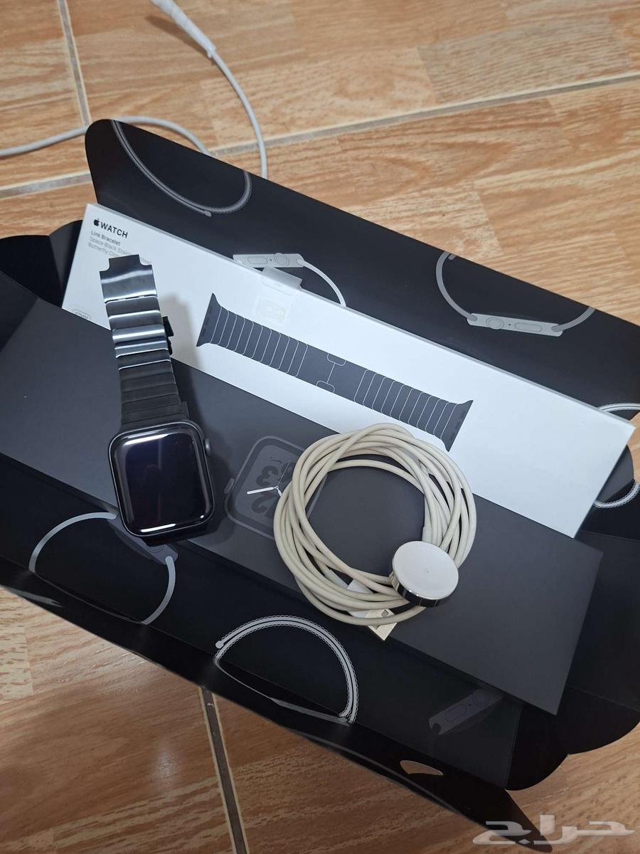 ساعة ابل واتش اصدار 4اسود64550803546241110