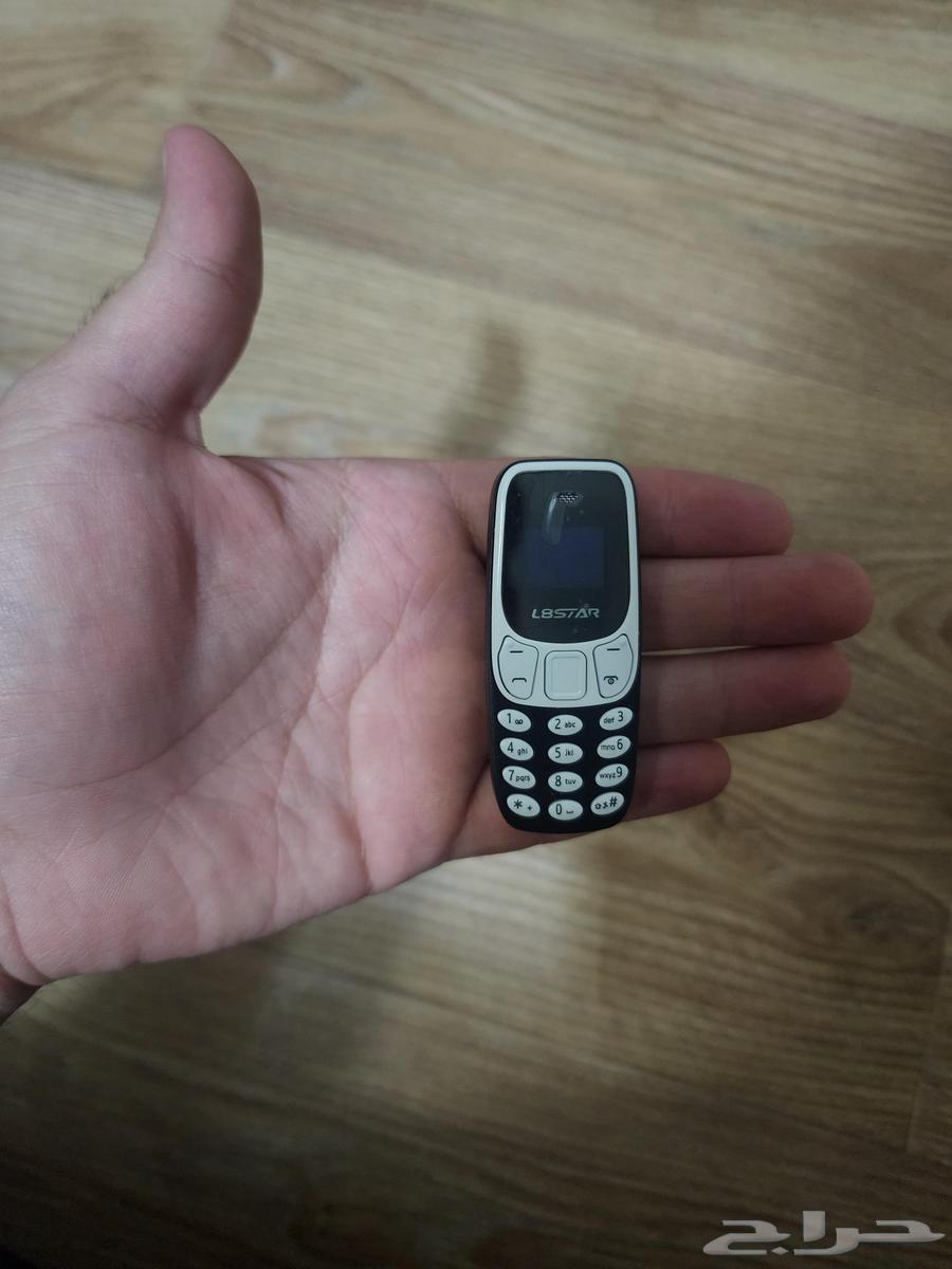 The smallest phone in the world64548702774147110