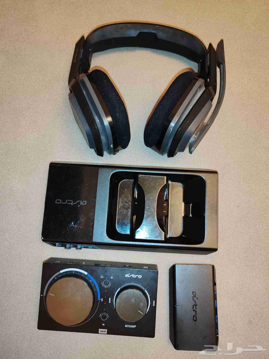 ASTRO A20 Gaming Headset for sale, clean and complete without cables.64552760790529110