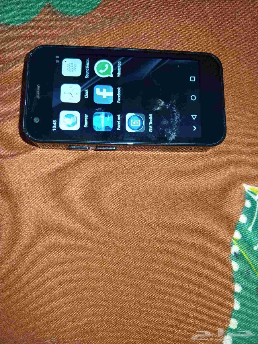 A small phone64547429735169114