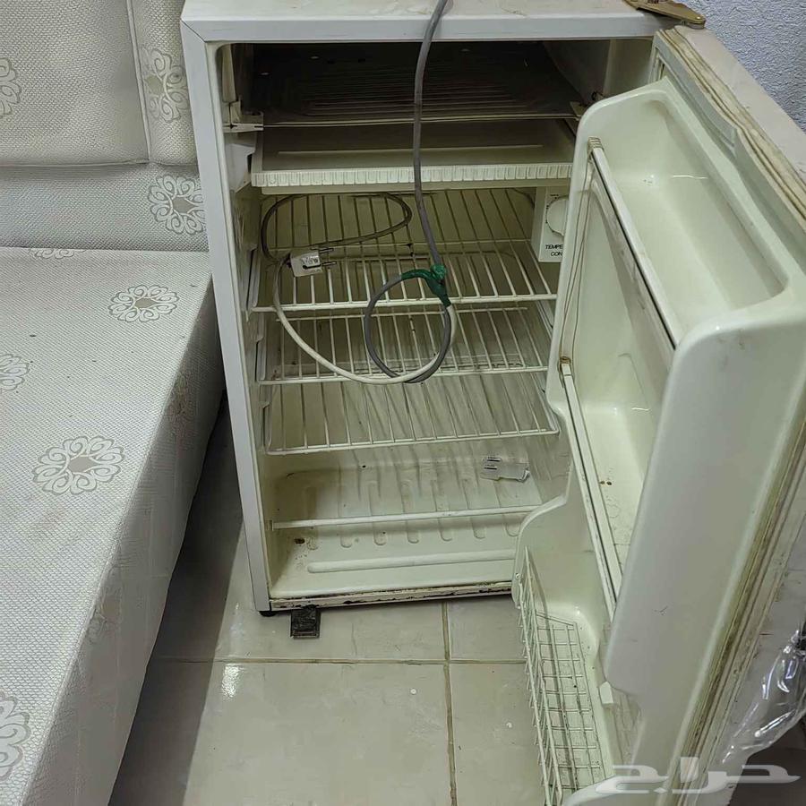 Refrigerator, bed, and bookshelf for sale at a symbolic price, brand new64544976590210111