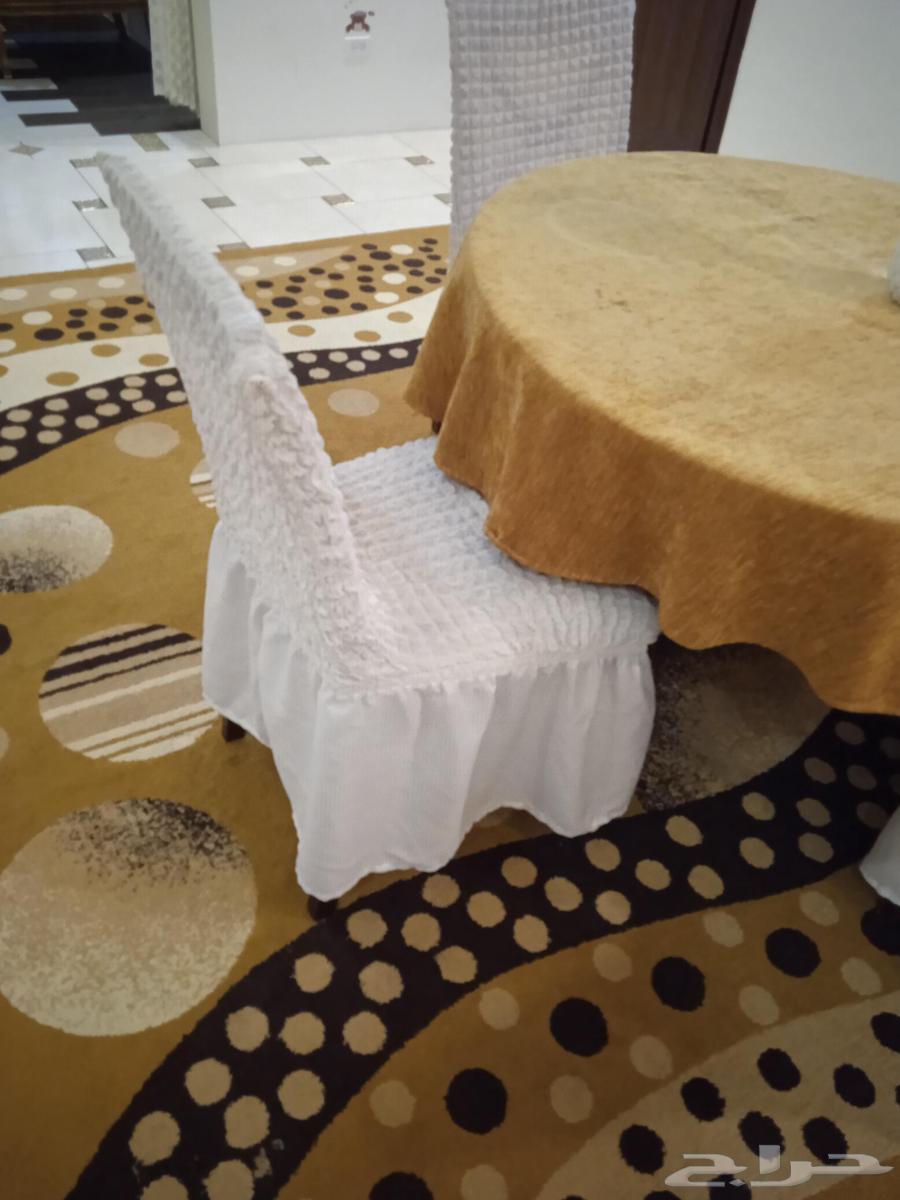 Dining table for sale64549205824386111