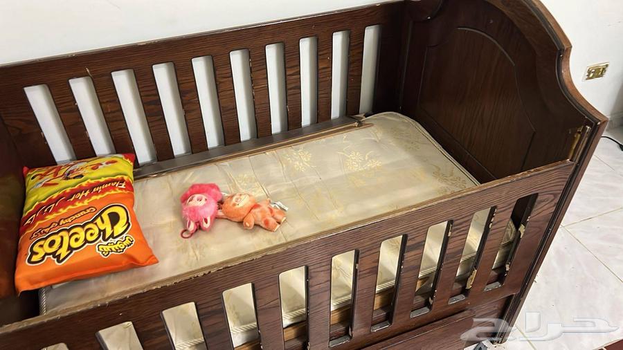 خزانة احذية و سريرين استعمال نظيف من هوم بوكس وخزانةمطبخ64552718161026114