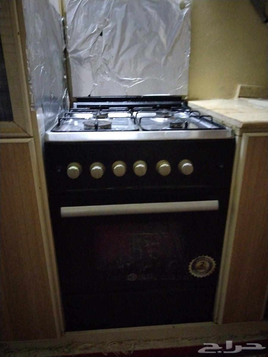 بتغاز مستعمل نظيف جدا شغال على شرط64548617316098111