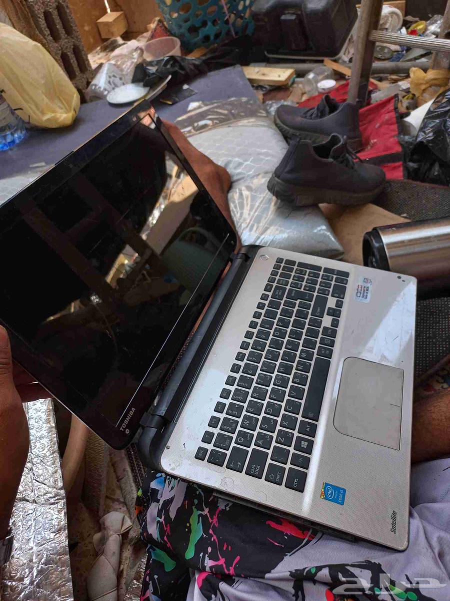 لابتوبات لابتوب توشيبا وFUjlTSU بشواحنهم64546623573122110