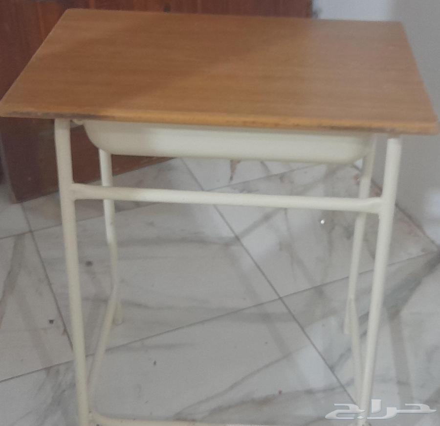 طاوله مكتبيه مستعمله 50 ريال64553257327873112