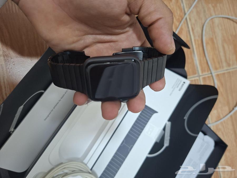 ساعة ابل واتش اصدار 4اسود64550803546241113