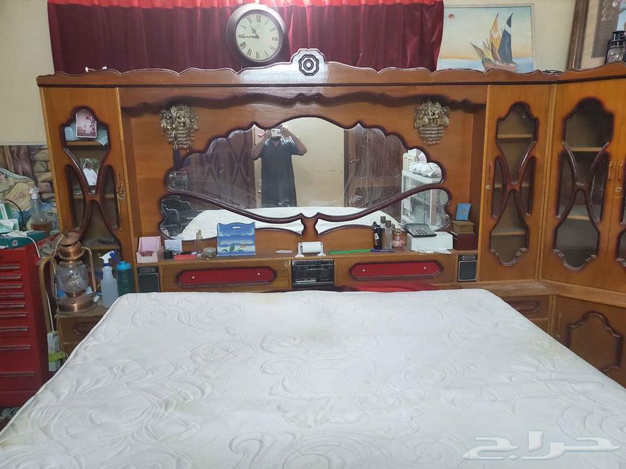 There is a bed, cabinets, and a dressing table for sale64546553745794110