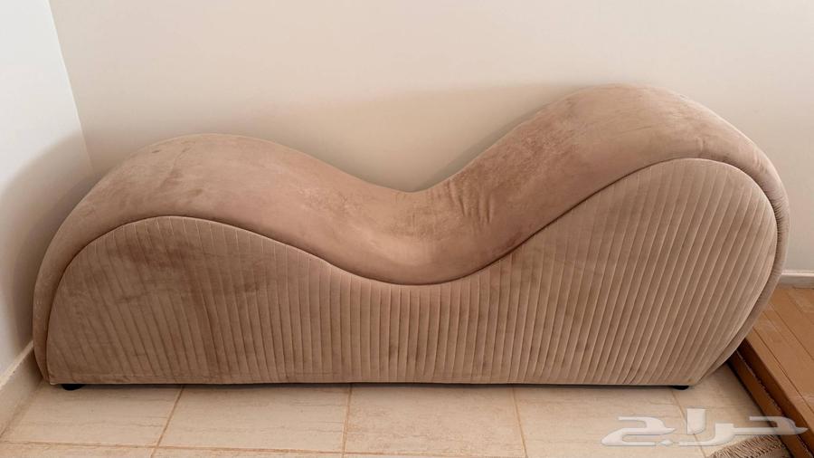 Reading sofa, air fryer, electric oven, and two iron round tables64547207826178114