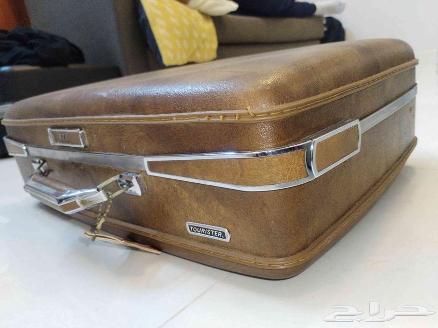 حقيبة سفر يدويه American Tourister. قديمة جدا انتيك64544157190275111