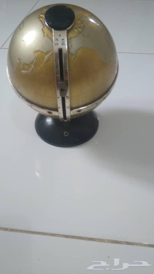 تحفه نادره راديو على شكل الكره الارضيه من عام 197064552505436930111