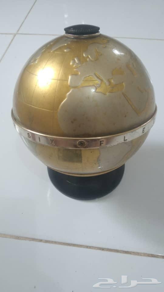 تحفه نادره راديو على شكل الكره الارضيه من عام 197064552505436930113