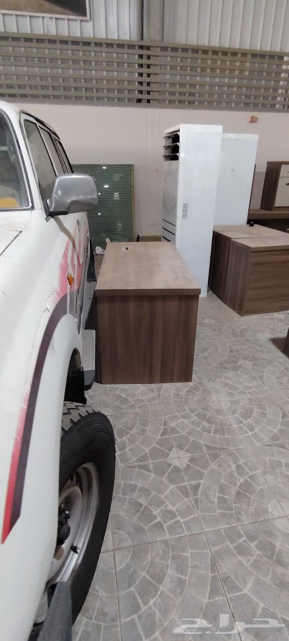 يوجد مكاتب مع الكراسي نضيفه جدا للبيع64544636118401113