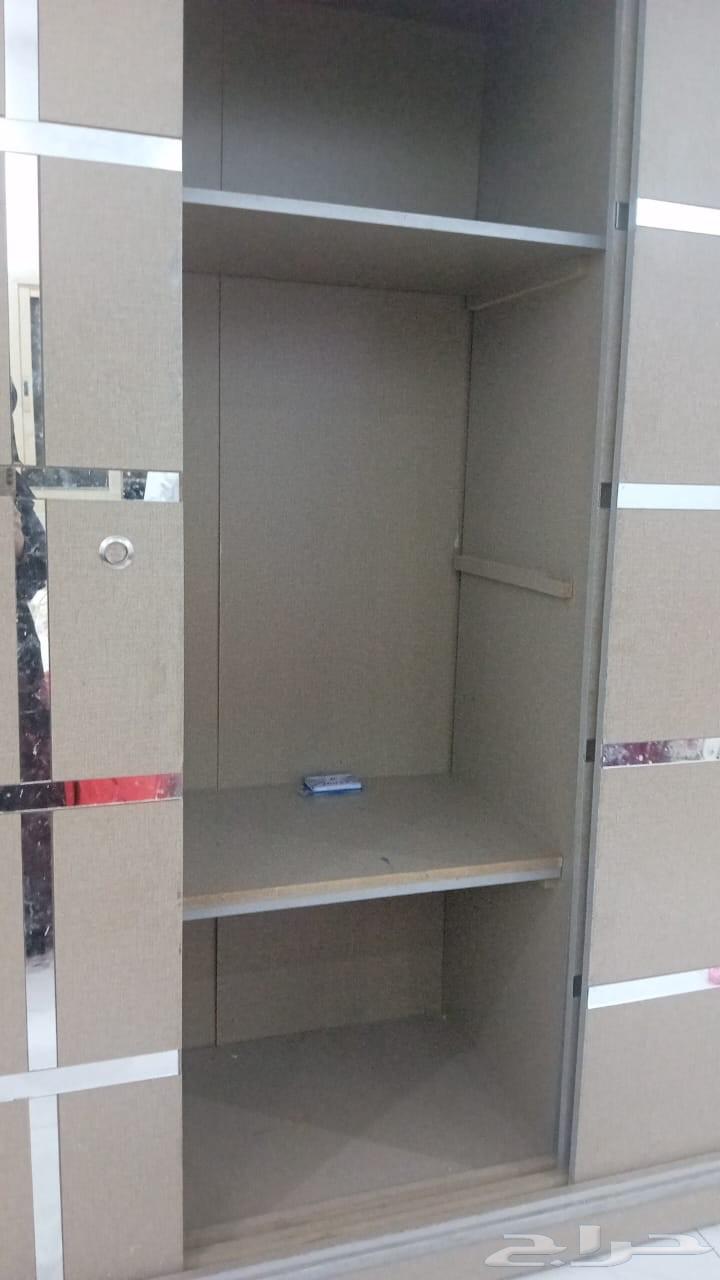 دولاب مستخدم نظيف ع السوم64553158465281110