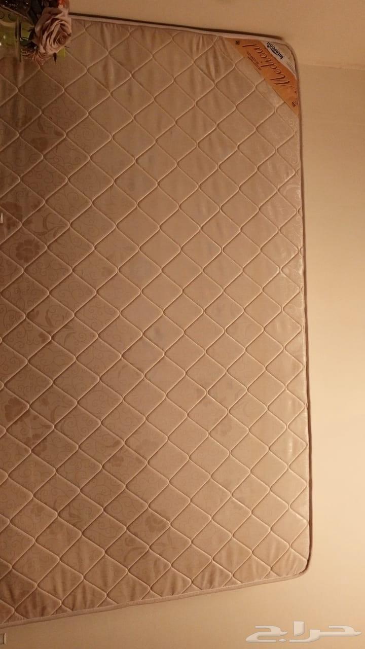 مرتبه سرير 200 200 شبه جديده استخدام قليل جدا64546540104833110