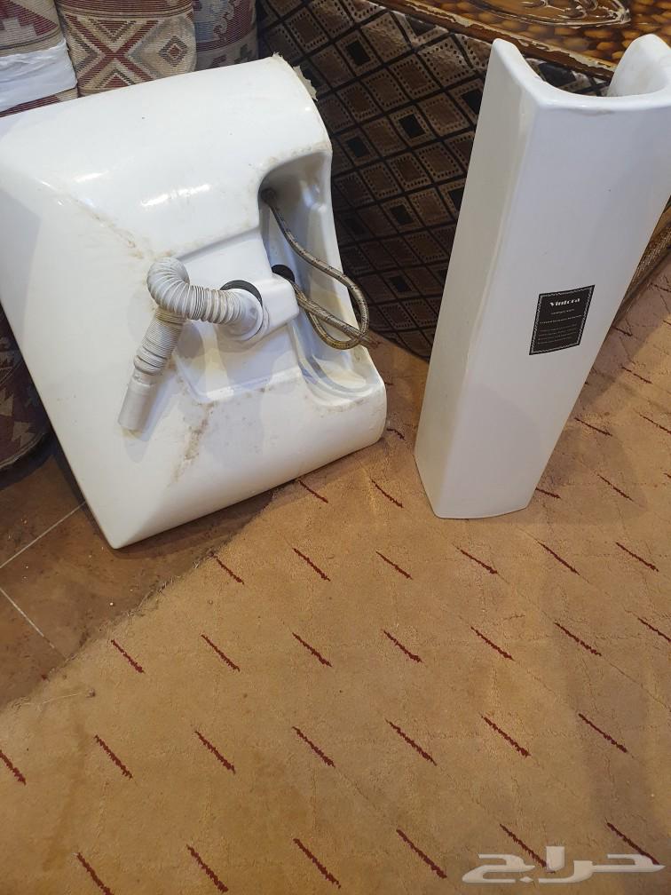 اثاث للبيع مغسله وكنبتين و سرير64548266594690110