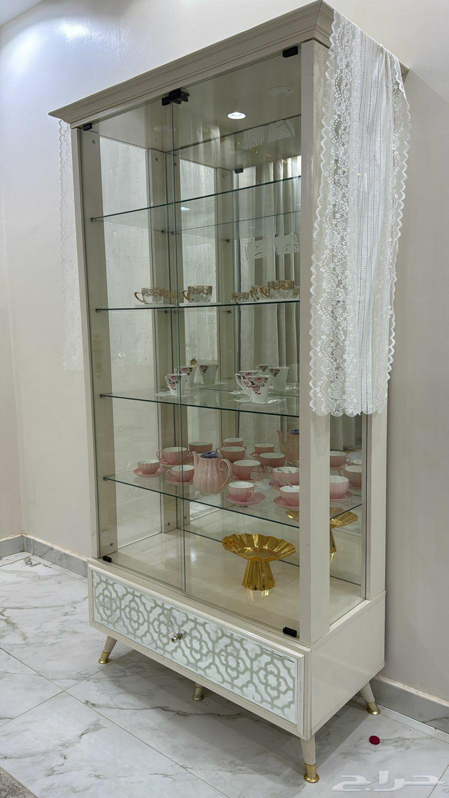 اغراض منوعه للبيع اثاث بيت مكنس بلستيشن طاوله والكثير هنا64548070291201112