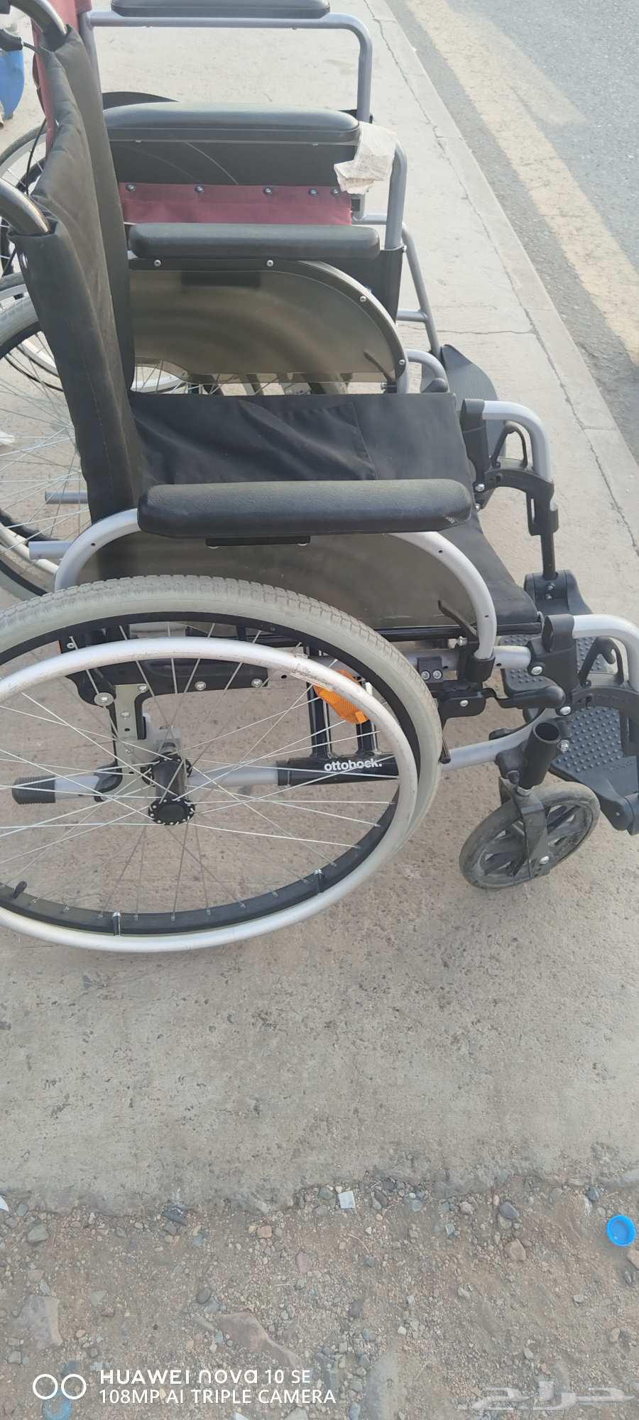 Semi-new elderly chairs used for no more than two months64553370386947113