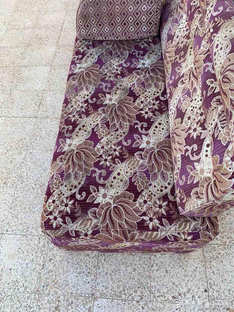 كنب للبيع الضغط 80 مفصول عن بعض الظهر والارضية ارتفاعه 6064553271622274110