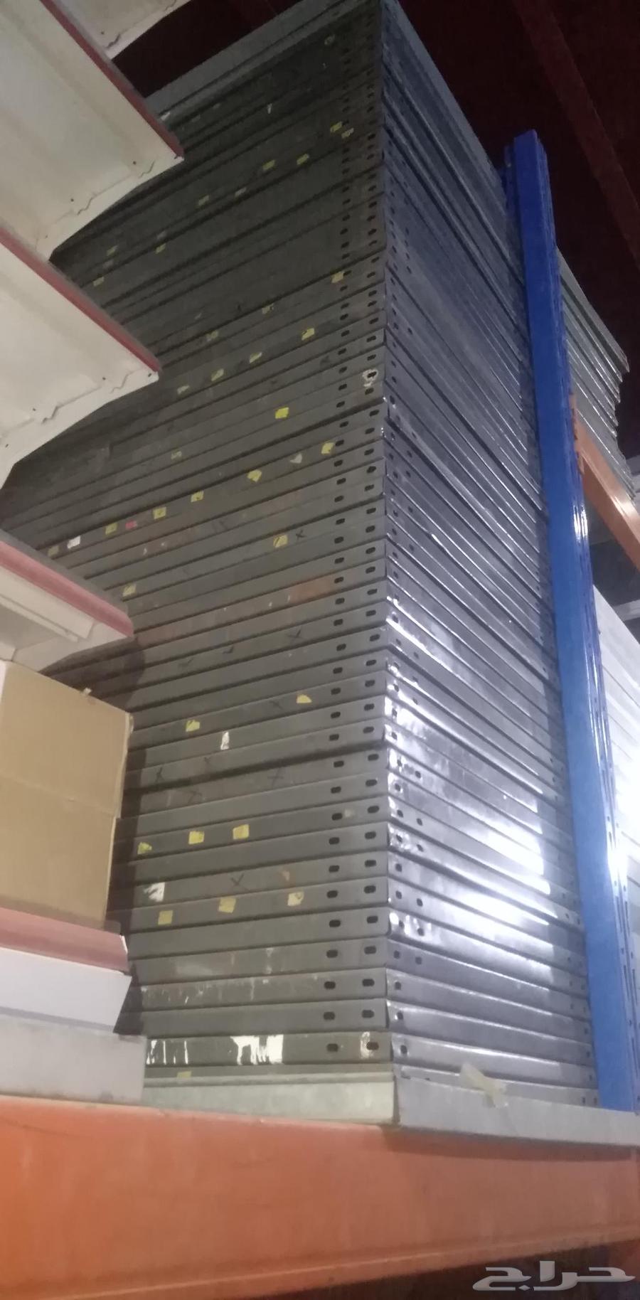 Various shelves in different sizes and shapes, used and new, at a reasonable price64555828604419112