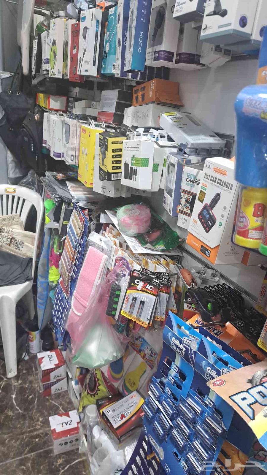 عندي اغراض بسطة خردوات كامله بي سعرها 20 الف للبيع 13 الف64559967603586110