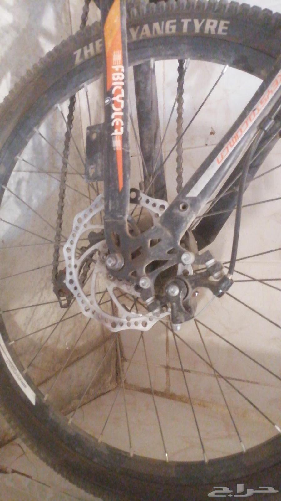 Hello, I'm offering you a 24-inch sports bicycle64560768185345112