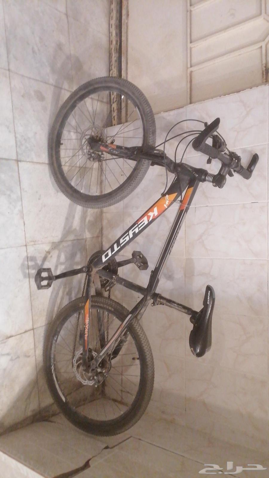 Hello, I'm offering you a 24-inch sports bicycle64560768185345111